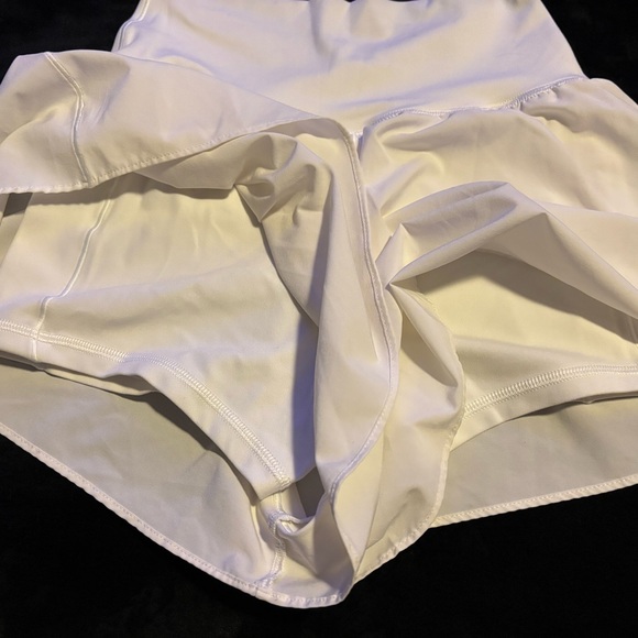 Aerie White Flowy Shorts - Picture 4 of 5